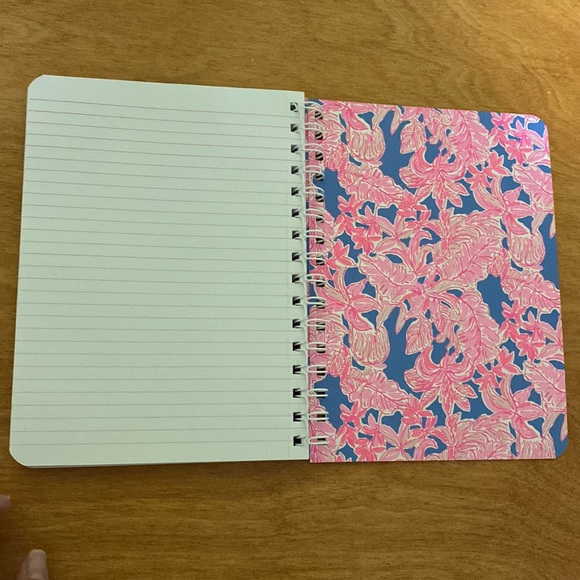 Lily Pulitzer notebook - Picture 4 of 4